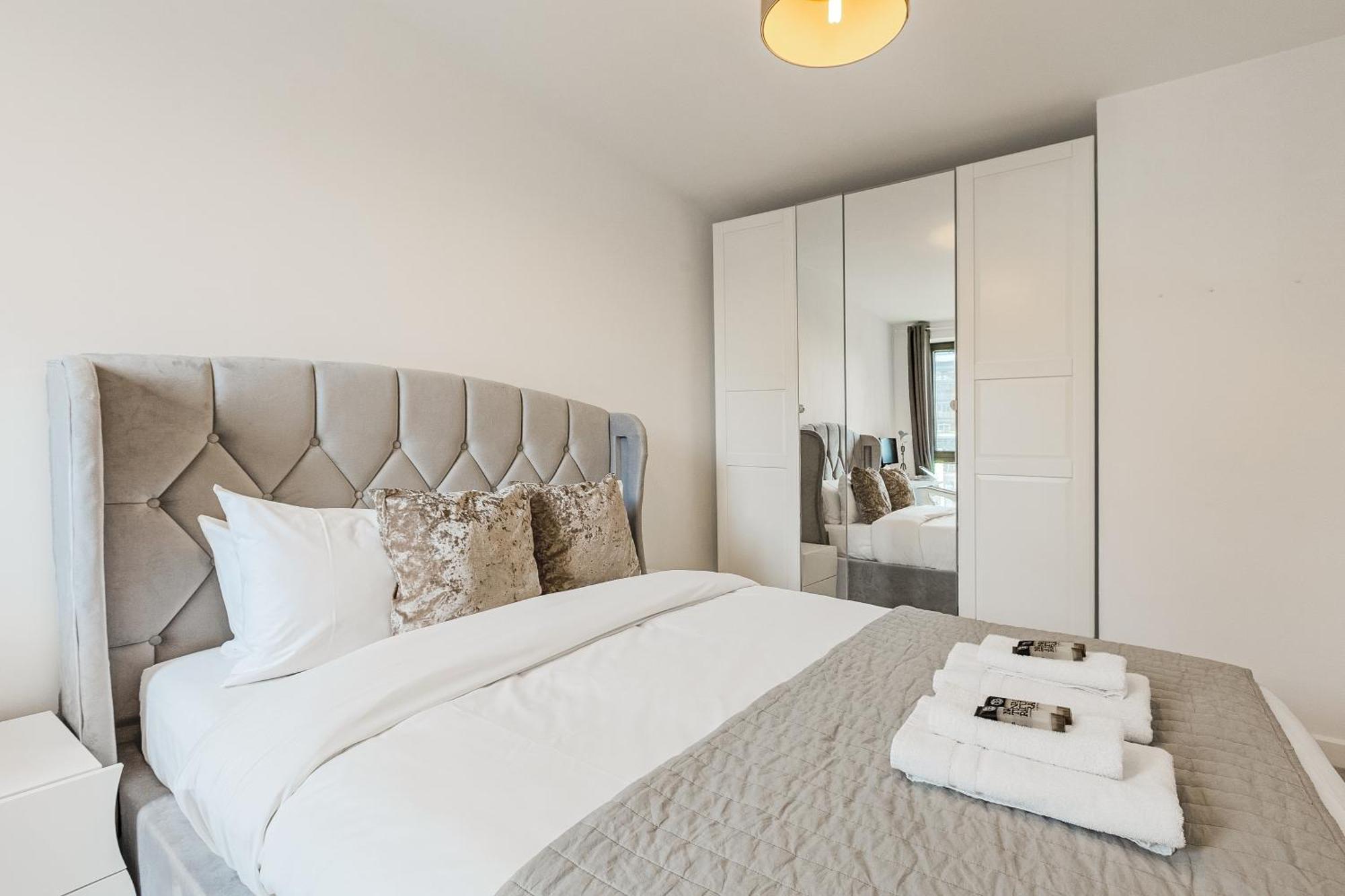 Bright New Flat Overlooking The Wembley Stadium Londres